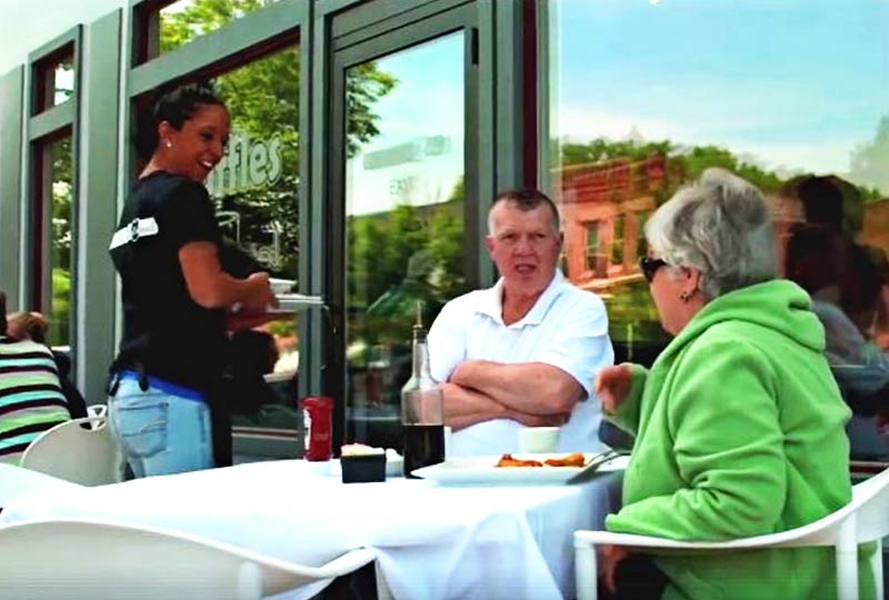 800x540-Beaver-outdoor-photo Outdoor dining at Beaver location